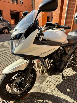 Suzuki Bandit S 
motor de gasolina 650
10.307km