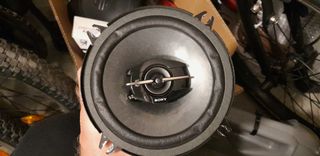 Radio coche SONY + altavoces SONY y PIONEER
