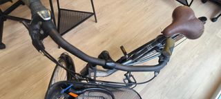 BICICLETA con cesta en buen estado