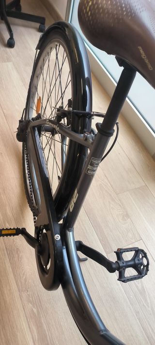 BICICLETA con cesta en buen estado