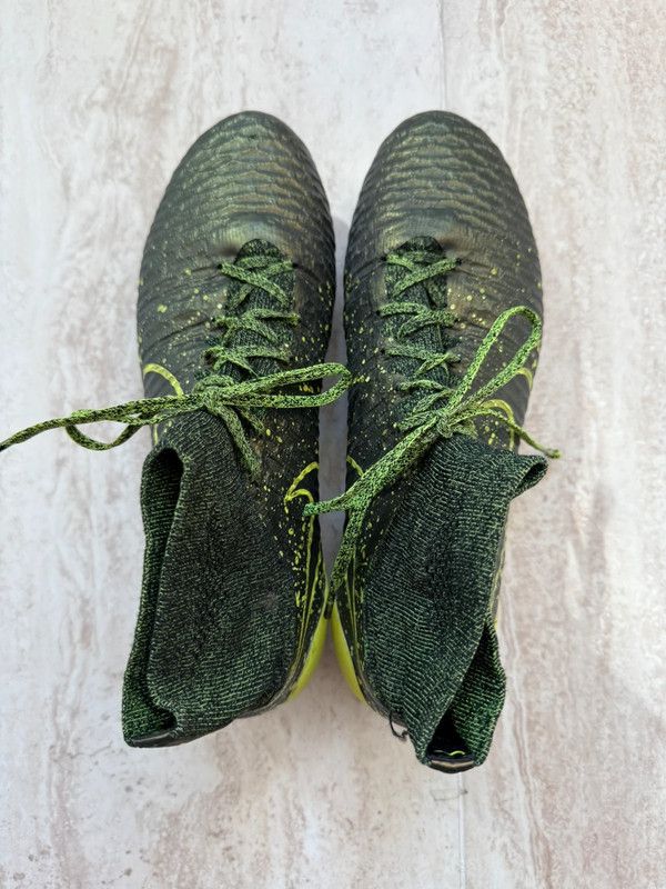 Botas de fútbol Nike de alta gama, talla 43 de segunda mano por 40