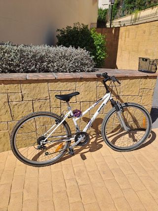 Bicicleta de montaña Decathlon para mujer 