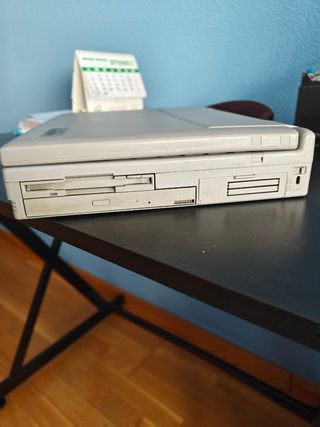 Portátil Toshiba 320CDT Vintage + Maletín y Discos