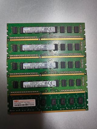 4x 8GB y 1x 16GB Samsung RAM 1600MHz