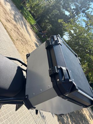 Baúl Moto Gris 55L