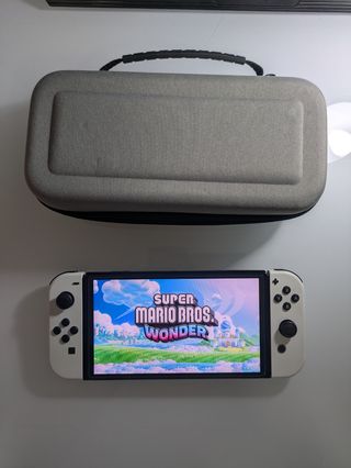 Nintendo Switch OLED Blanca en perfecto estado