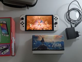Nintendo Switch OLED Blanca en perfecto estado