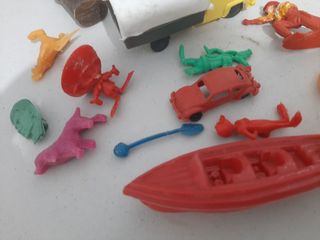Lote de figuras y cochecitos antiguos