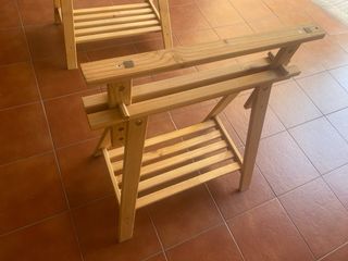 Escritorio cristal con 2 caballetes madera,