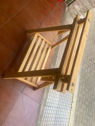 Escritorio cristal con 2 caballetes madera,