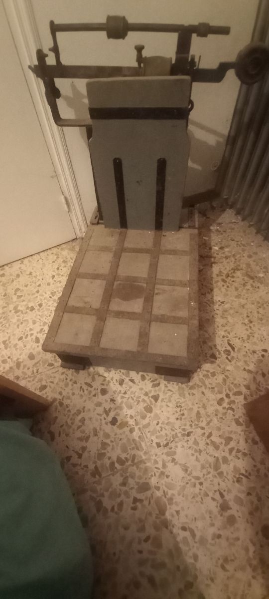 Báscula antigua de pesaje