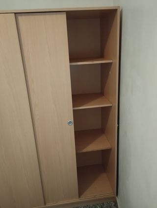 Armario de madera