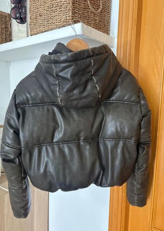 Chaqueta acolchada efecto piel