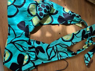 Top Zara floral verde y turquesa