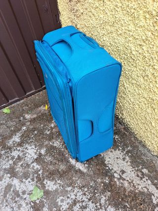 Maleta grande azul
75×48×30