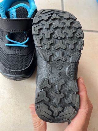 Scarpe sportive bambino taglia 25 nuove mai usate