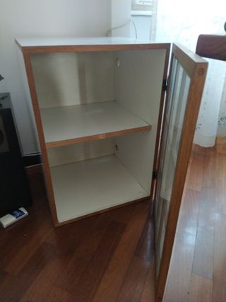 Mobiletto con anta di vetro 