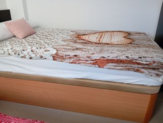 Canapé de tela y madera