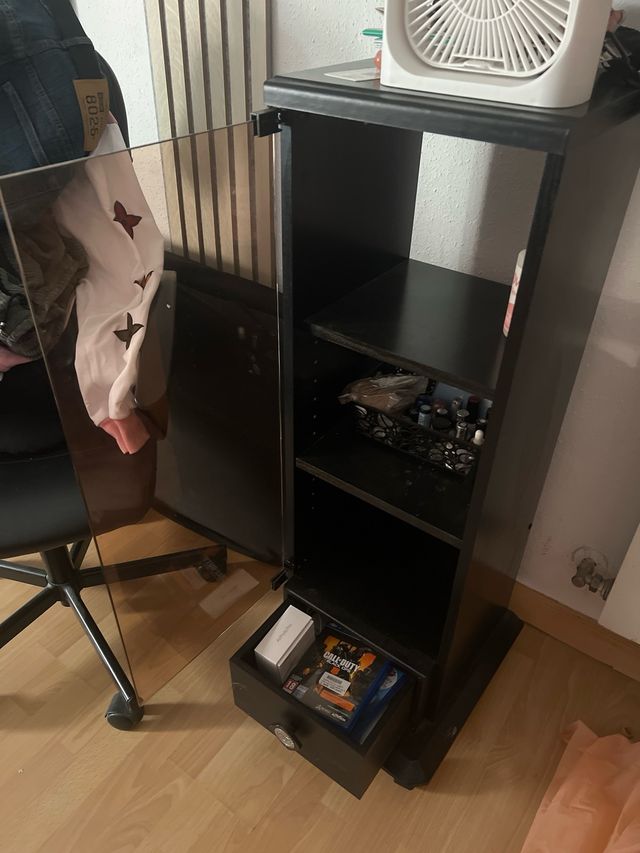 mueble estantería para vasos 