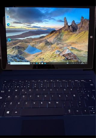 !BUENO!
Microsoft Surface pro 3  i3 con Teclado 