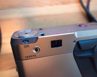 Contax T - Carl Zeiss - diseño by Porsche 1984