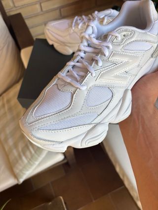 New Balance 9060 Triple White Talla 43