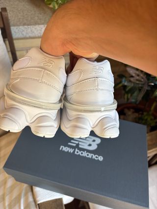 New Balance 9060 Triple White Talla 43