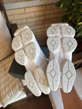 New Balance 9060 Triple White Talla 43