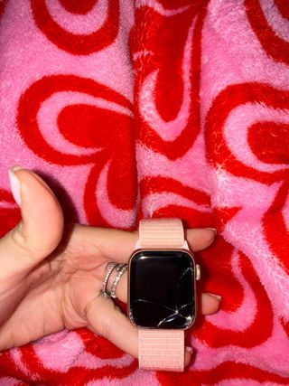Apple watch SE 40mm con pantalla dañada 