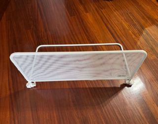 Barrera para cama, abatible, 90cm, marca Jané