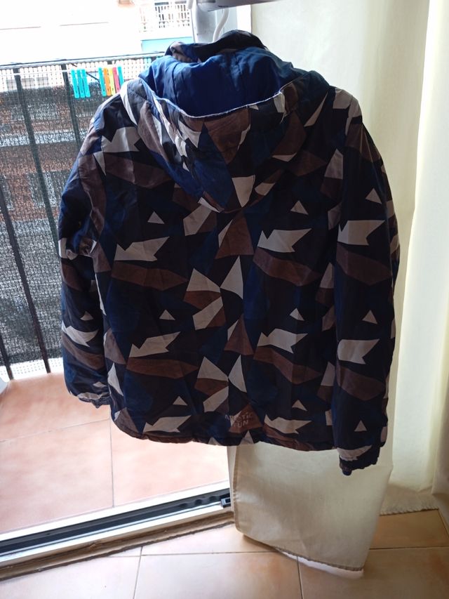 Abrigo estampado geométrico azul