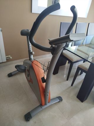 Bicicleta Estática Gris y Naranja