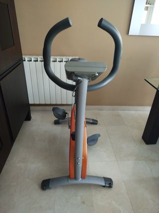 Bicicleta Estática Gris y Naranja
