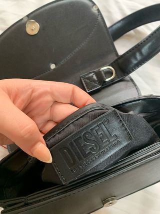 Bolso Diesel Negro Logo Ovalado