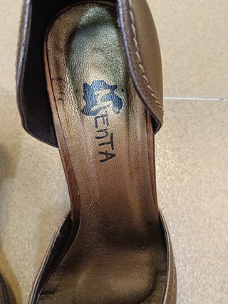 Zapatos MENTA dorados tacón fino