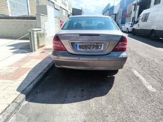 Mercedes-Benz Clase C 2004