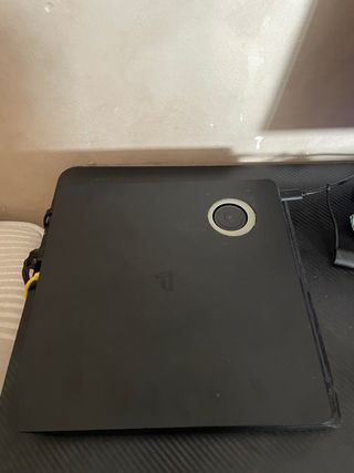Consola PS4 Slim Negra 1TB 