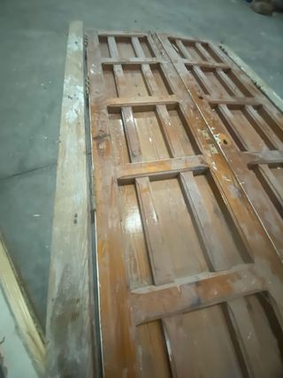 Puerta madera pino 2,35 x 1,10 80€ negociable