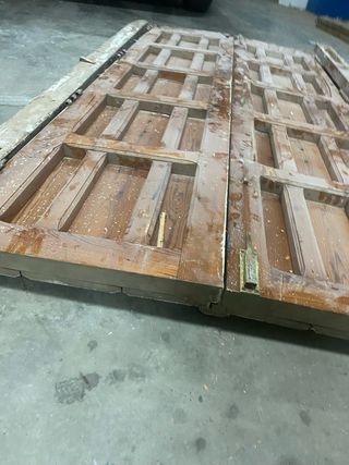 Puerta madera pino 2,35 x 1,10 80€ negociable
