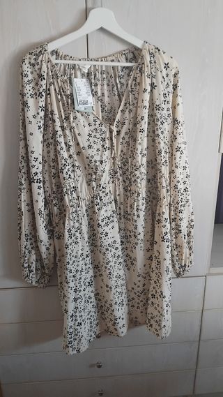 Vestido H&M floral beige y negro talla L