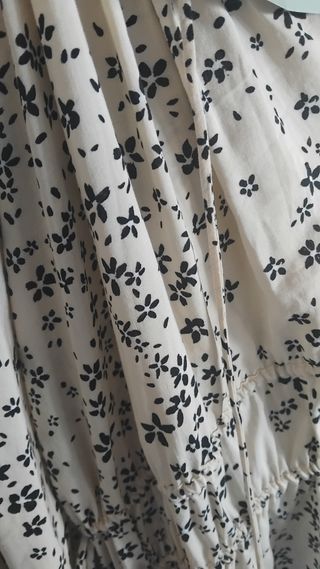 Vestido H&M floral beige y negro talla L
