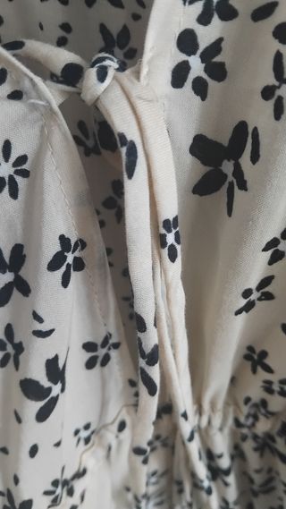 Vestido H&M floral beige y negro talla L