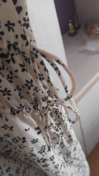 Vestido H&M floral beige y negro talla L