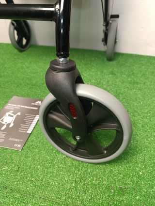 Andador Mobiclinic con asiento y cesta