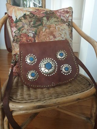 PRECIOSO BOLSO BANDOLERA DE CUERO CON PIEDRAS 