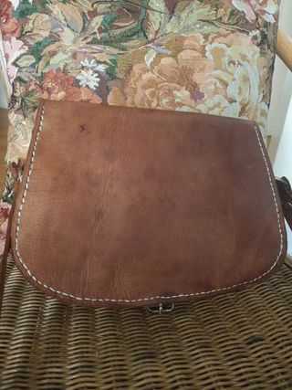 PRECIOSO BOLSO BANDOLERA DE CUERO CON PIEDRAS 