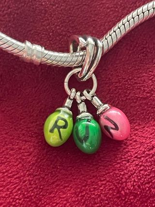 Charm Corre Stranger Things