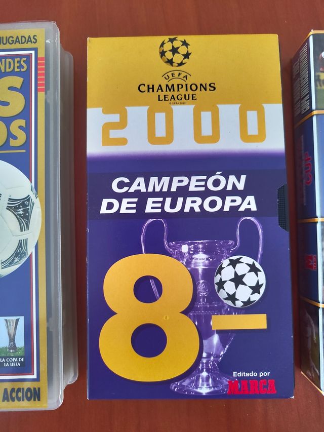 3 VHS de Fútbol
1 nuevo y 2 usados