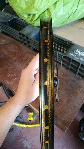 Llanta 27.5 DT Swiss 20x110 DH Descenso