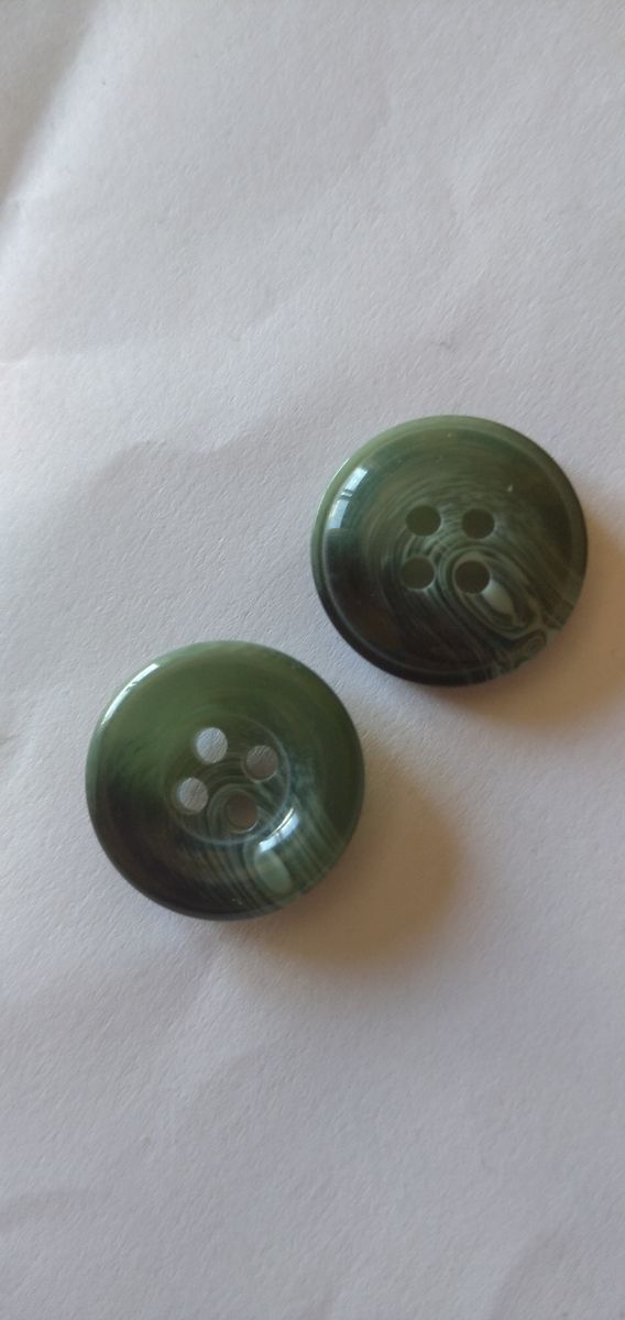 20 botones verdes botella